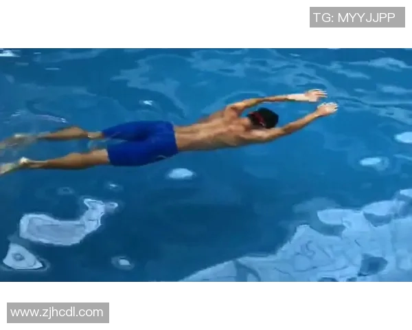 蝶泳赛场风云变幻 运动员如何在水中追求极限速度与技巧的完美融合